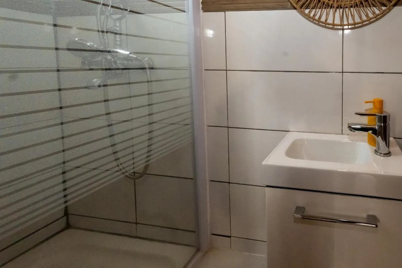 Le Cosy Bungalow De Lili / 5Min De L'Aeroport Les Abymes Holiday home