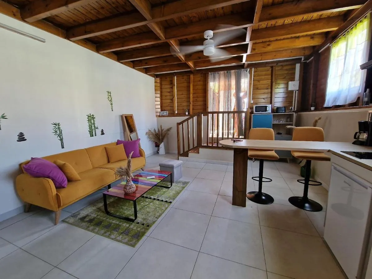 Le Cosy Bungalow De Lili / 5Min De L'Aeroport Les Abymes 0*,